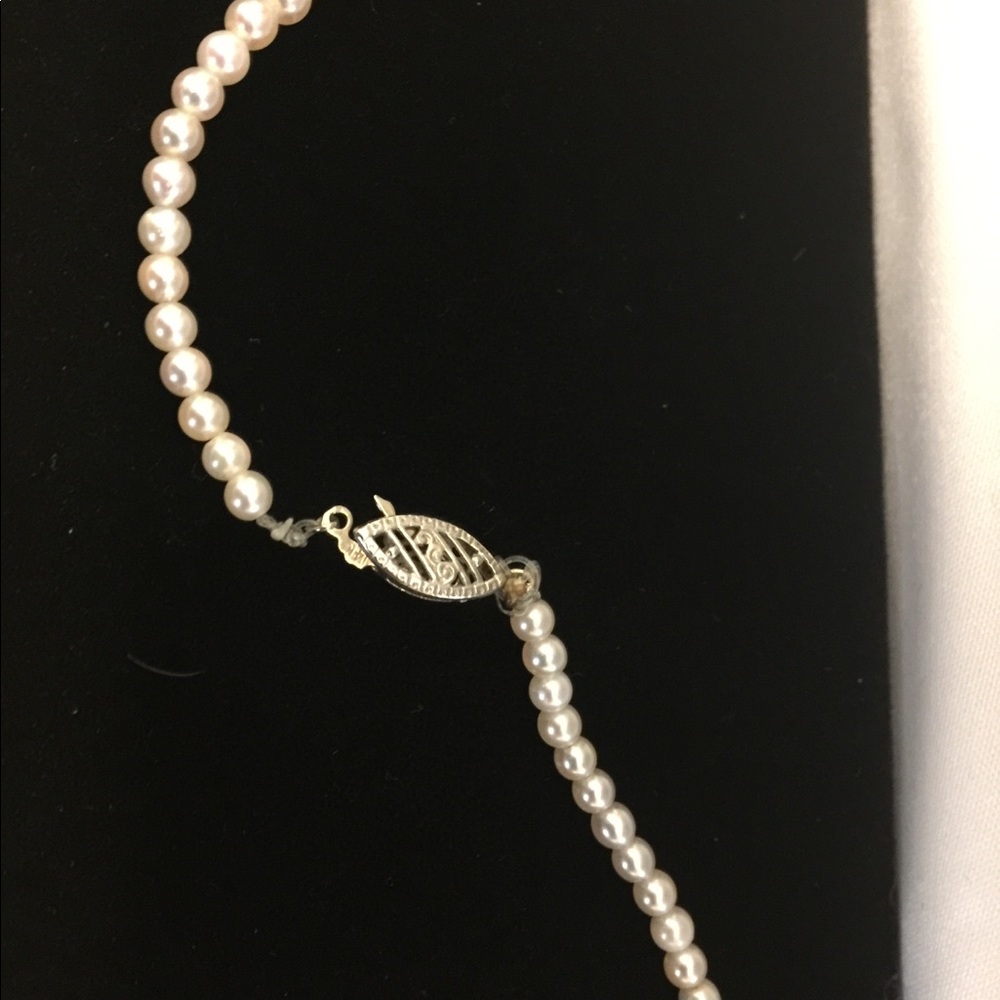 Mastoloni Cultured Pearls View 2
